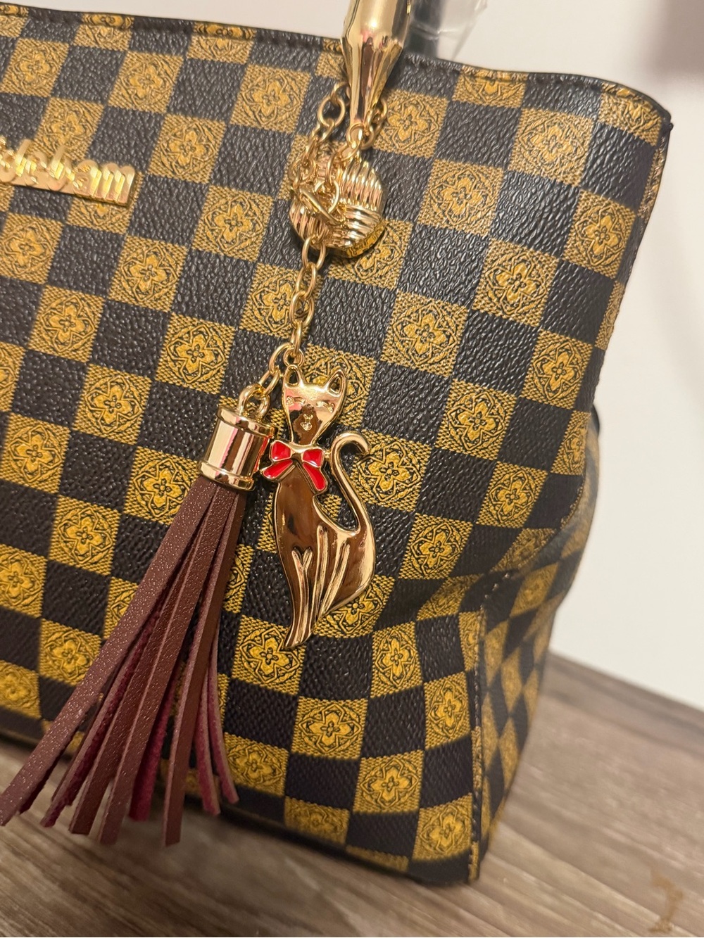 Women’s Checker Print Tote Bag with Gold Cat Charm - Brown